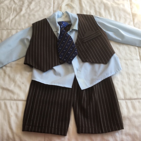 3 piece suit for an infant (6 months) - Picture 2 of 2